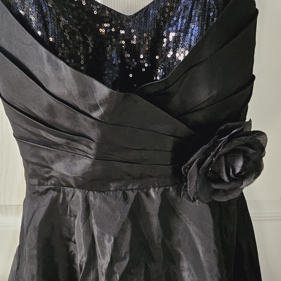 Ladies formal mini black strapless dress, small size 5-6 - Picture 2 of 4